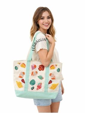 🦋America and Beyond Beaded
Seashell Canvas Large Tote Shells
Handbag NWT